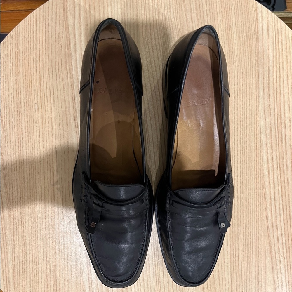 Bally black leather loafers size 8 US 38 1/2 EU